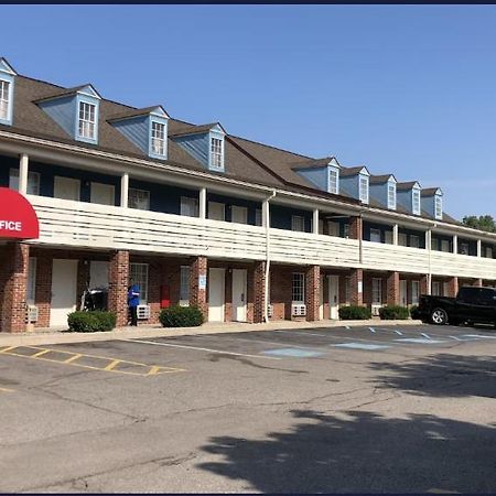 Travelodge By Wyndham Canton-Livonia Area, Mi Exterior photo
